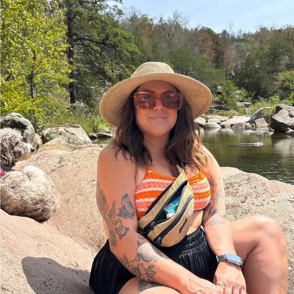 Meet your Posher, Natalie - Picture 3 of 4